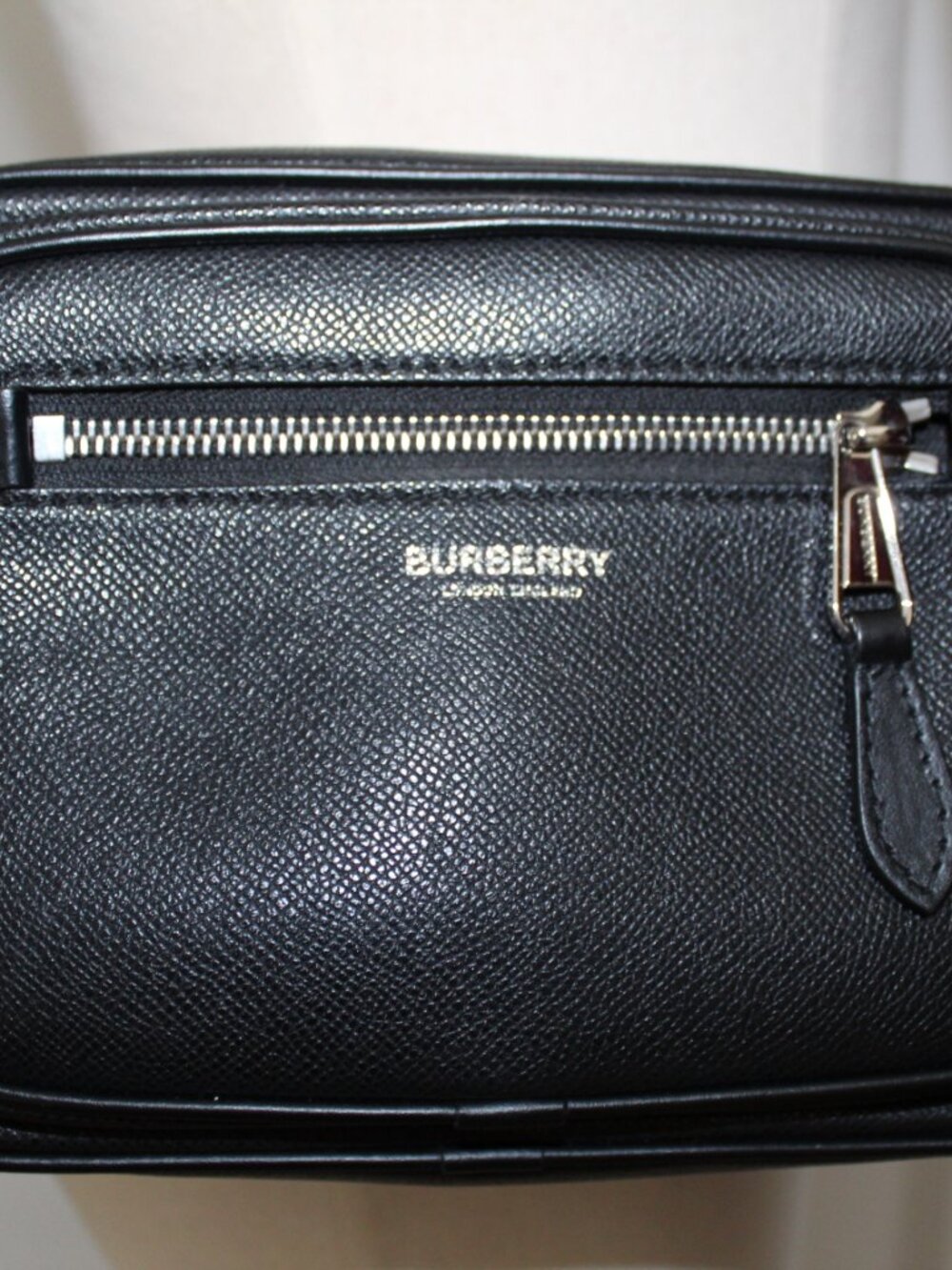 NWT Burberry Paddy Leather Crossbody Shoulder Bag Wide Strap Black Zip Top - Picture 11 of 11